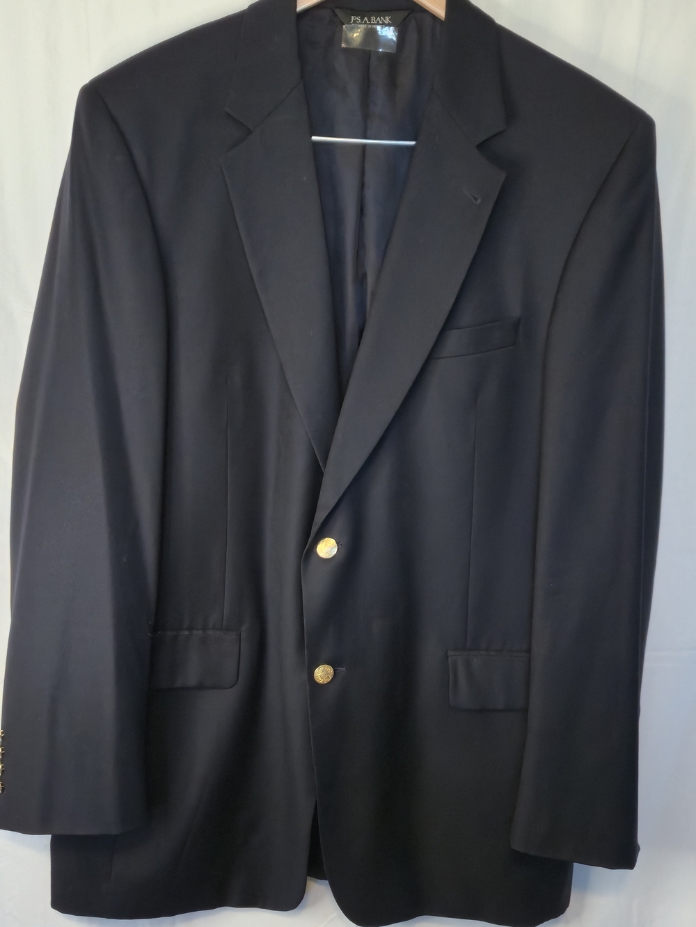 Jos. A. Bank Navy Blazer with Gold Buttons Gordon 0912